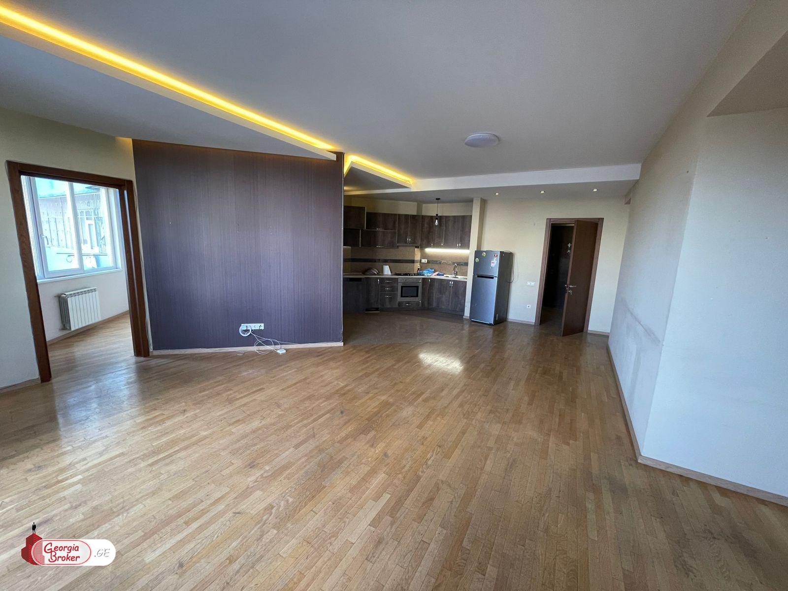 продается квартира с новым ремонтом 3-комнаты